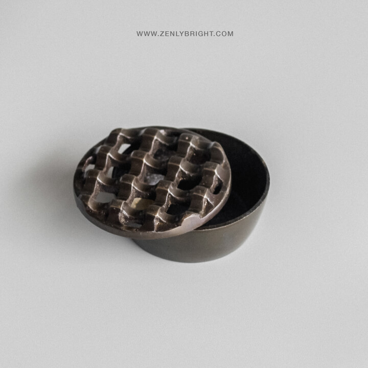 rustic-aluminium-ashtray-9-holes-round-wholesale-bali-supplier-gold-brown