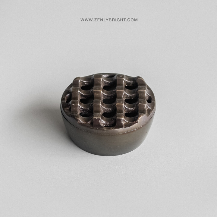 rustic-aluminium-ashtray-9-holes-round-wholesale-bali-supplier