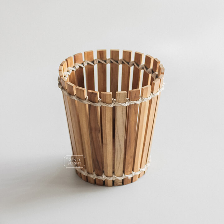 wesqo-tempat-sampah-dari-kayu-jati-unik-bali-canggu-seminyak